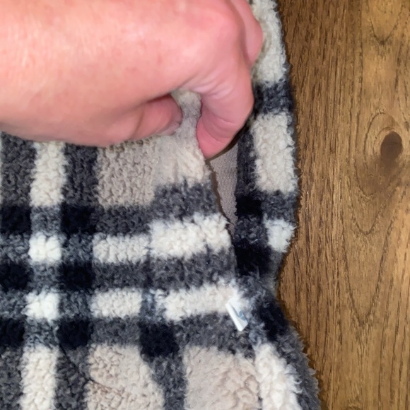 Koolaburra by UGG Brushed Back Sherpa Funnel Neck Pullover Women’s Medium - Picture 9 of 12